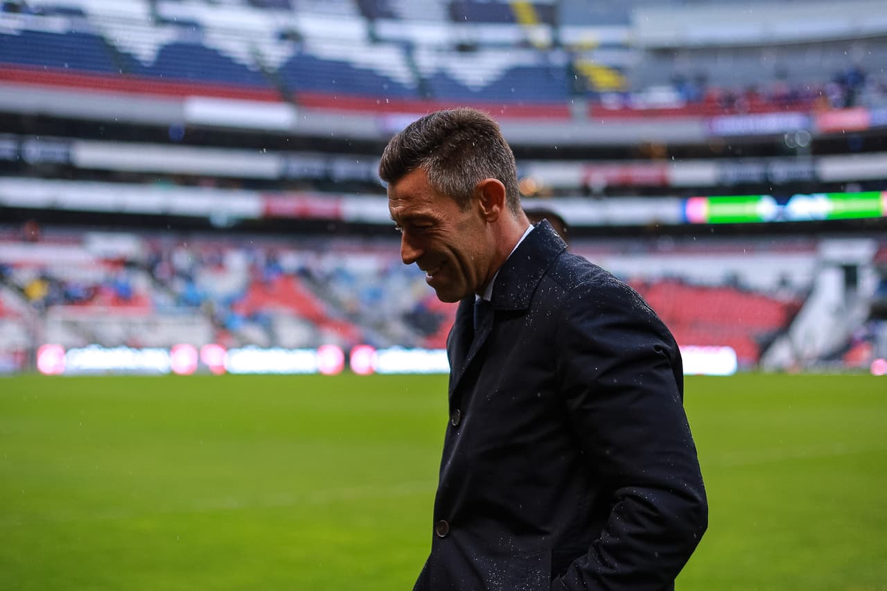 Cuatro técnicos del futbol mexicano han sido cesados: Javier Torrente, José Luis Sánchez Solá, Pedro Caixinha y Alfonso Sosa; Enrique Meza renunció tras el mal paso con el Veracruz.
<br>