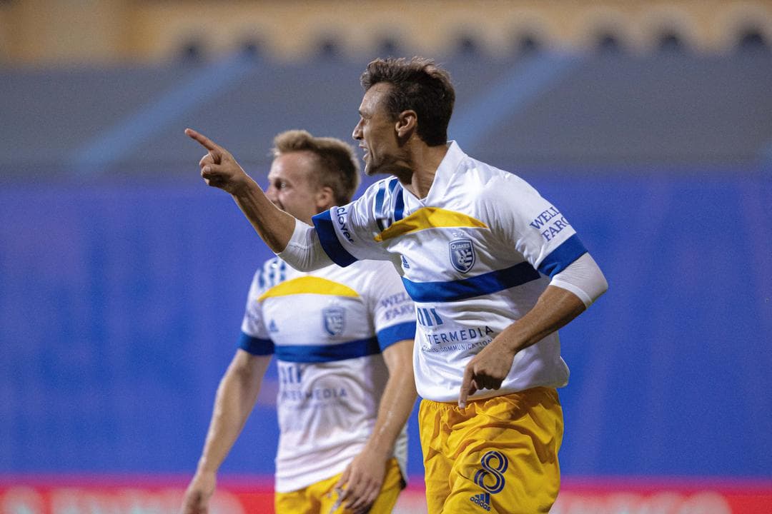 Con goles de Cristian Espinoza y Chris Wondolowski, el San José Earthquakes continúa sumando puntos en la MLS.