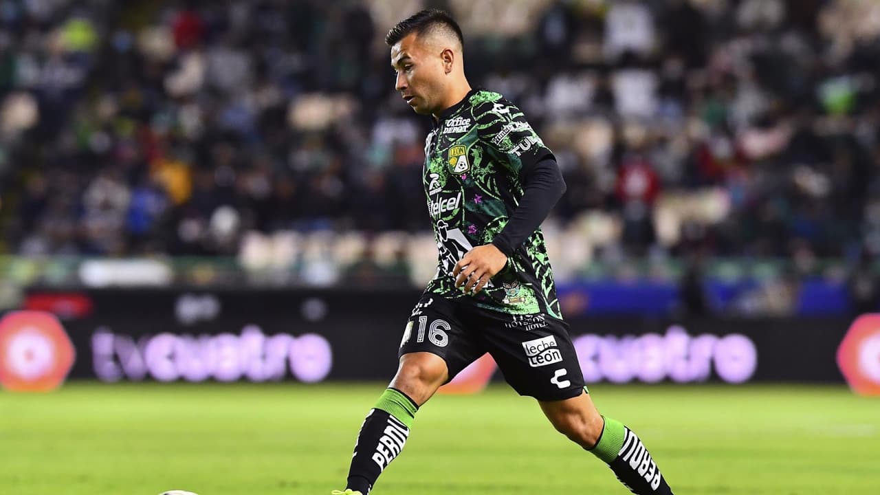 Chile confirma positivo de Jean Meneses horas después del León vs. Pachuca