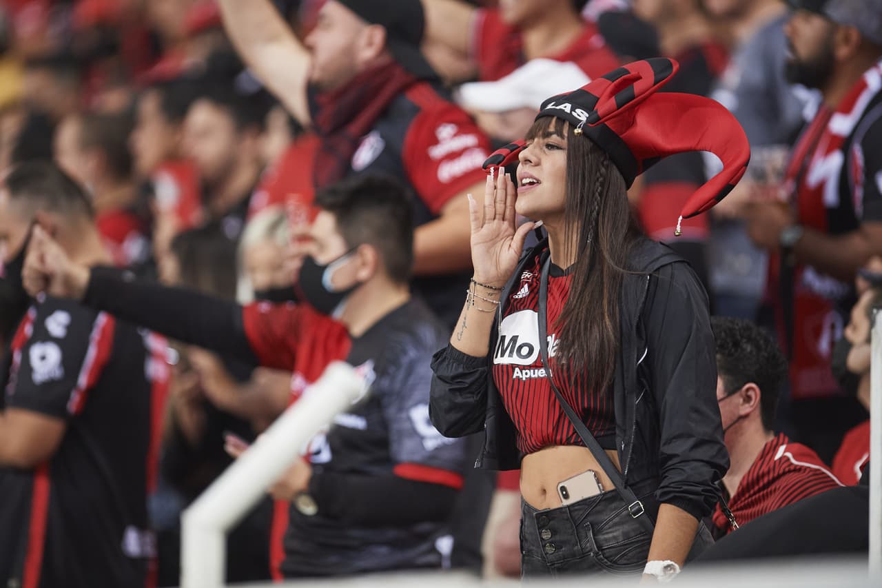 ¡Qué ambientazo! Los seguidores del Atlas se dieron cita en las inmediaciones del Estadio Jalisco desde muchas horas antes de que diera inicio el partido con el fin de alentar en busca de la remontada del título.