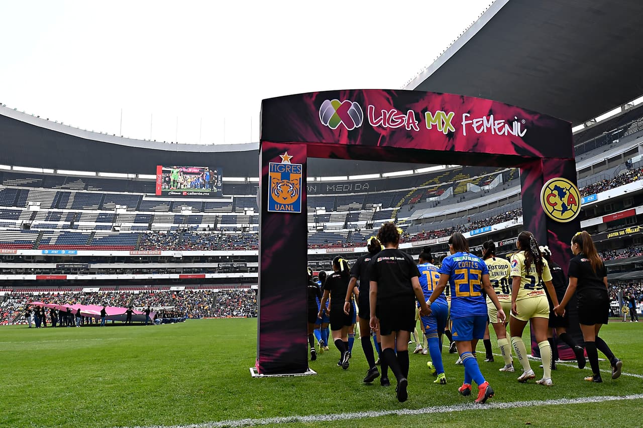 La Ida de la Final de la Liga MX Femenil se llevó a cabo la tarde del martes en el Estadio Azteca, entre los equipos de América y Tigres, ante una entrada bastante buena, con más de 30 mil personas.