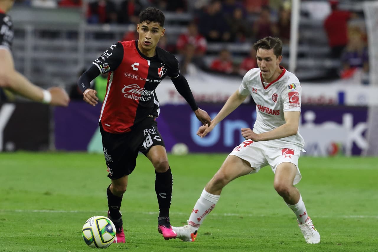 Atlas y Toluca firmaron un empate sin goles en partido pendiente de la Jornada 1 del Torneo Clausura 2023 de Liga MX. El debut de los Rojinegros en el Jalisco se había postergado por la mala calidad del césped.