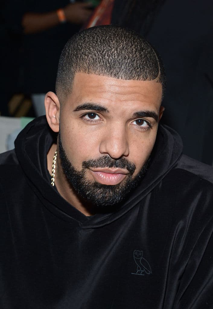 La semana pasada, Drake comenzó a dar más pistas, publicando un video en Instagram de un automóvil conduciendo por la carretera pasando la CN Tower en Toronto.