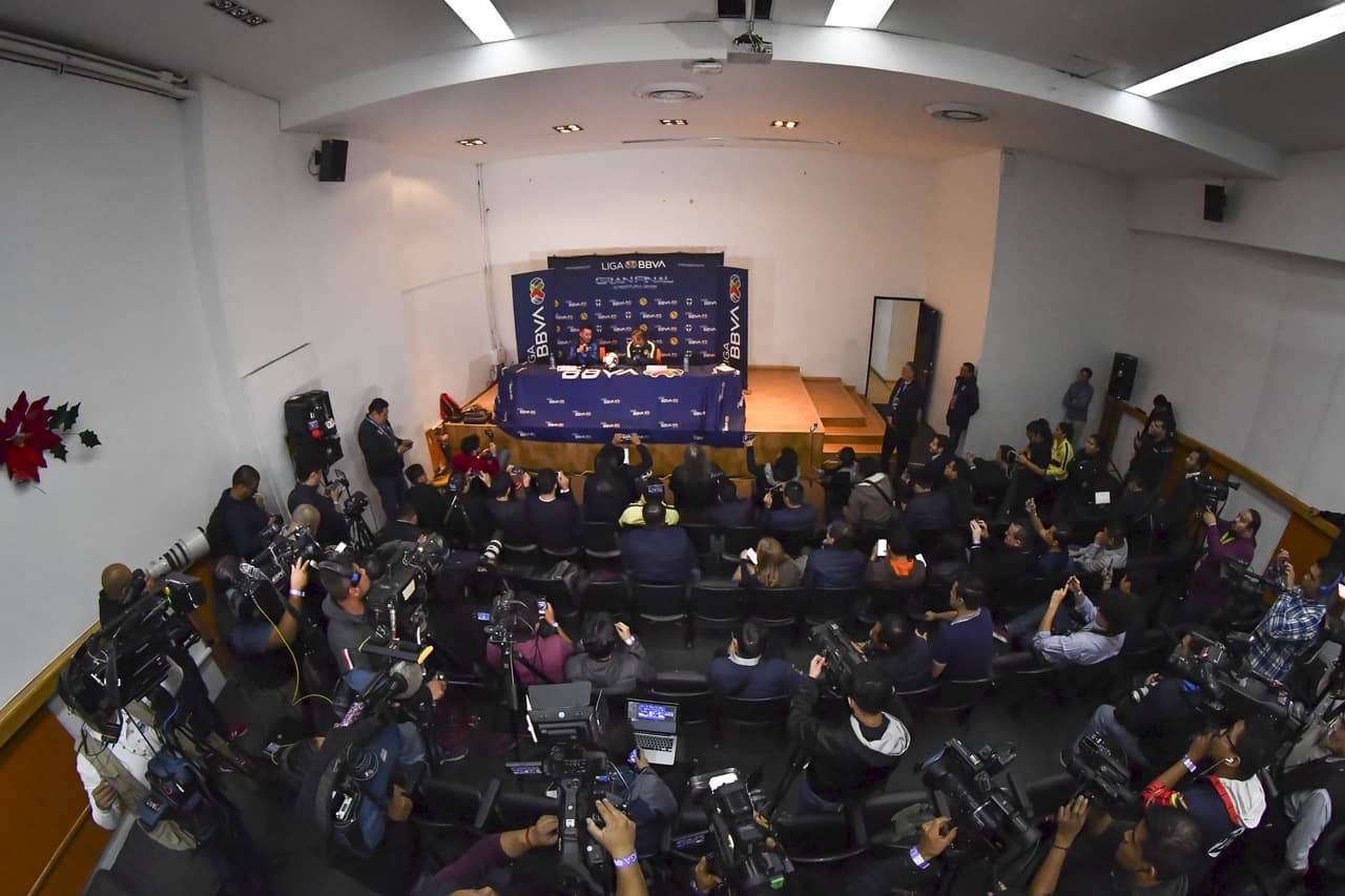 ‘El Piojo’ y ‘El Turco’ concedieron entrevistas en un ambiente relajado desde el Estadio Azteca.