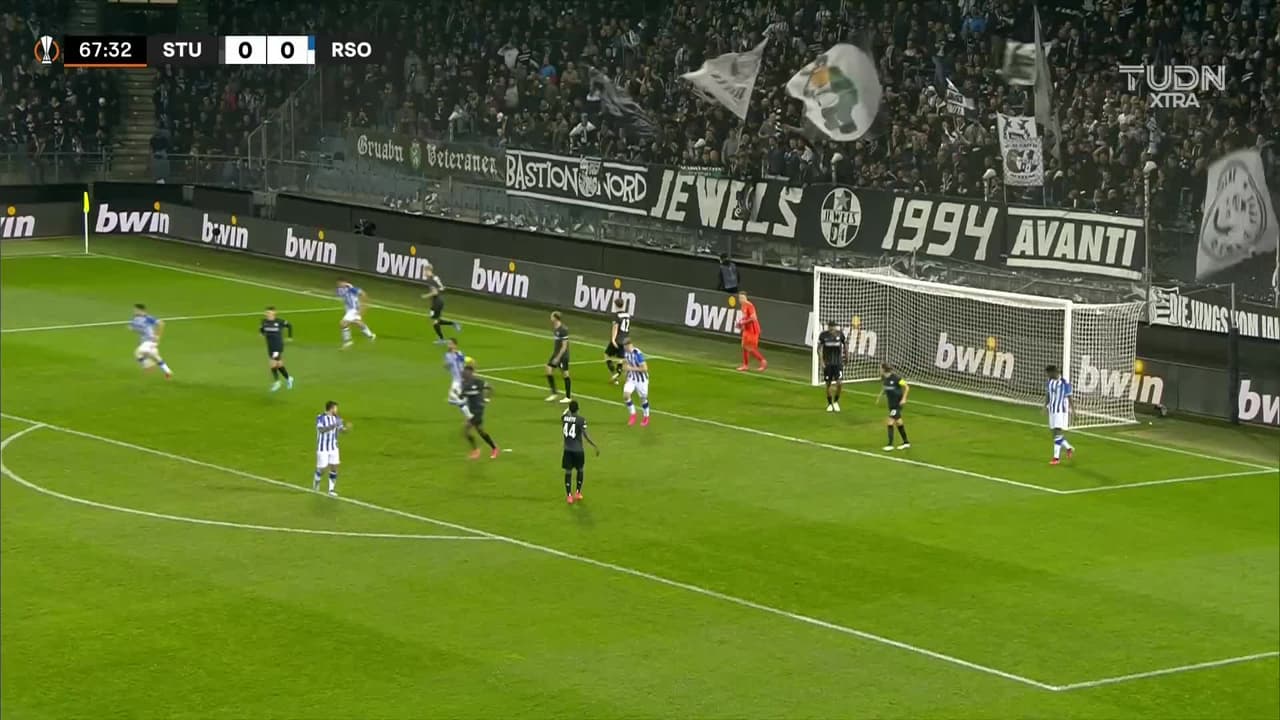 ¡GOL!  anota para Real Sociedad. Alexander Isak