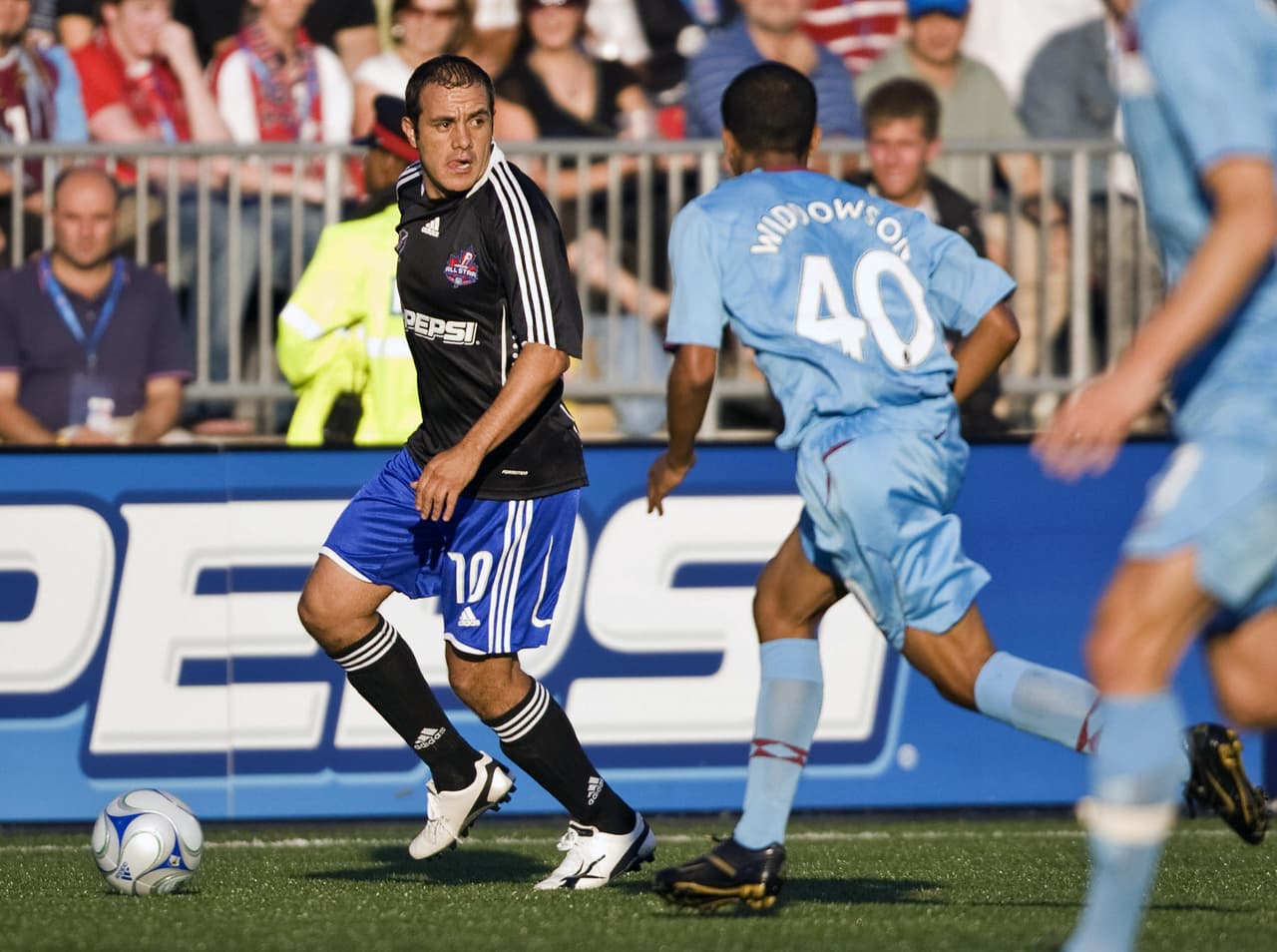 Cuauhtémoc Blanco fue una de las estrellas de ese encuentro, el cual ganó su equipo por 3-2 ante West Ham United.