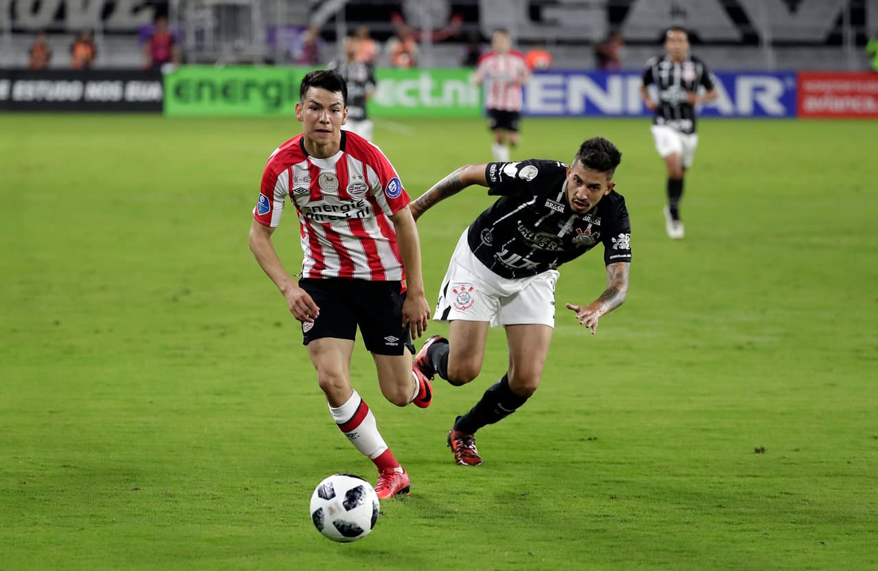 El delantero mexicano llegó a un PSV Eindhoven que venía de quedar por fuera de opciones de Champions League y perder el título contra Feyenoord.
