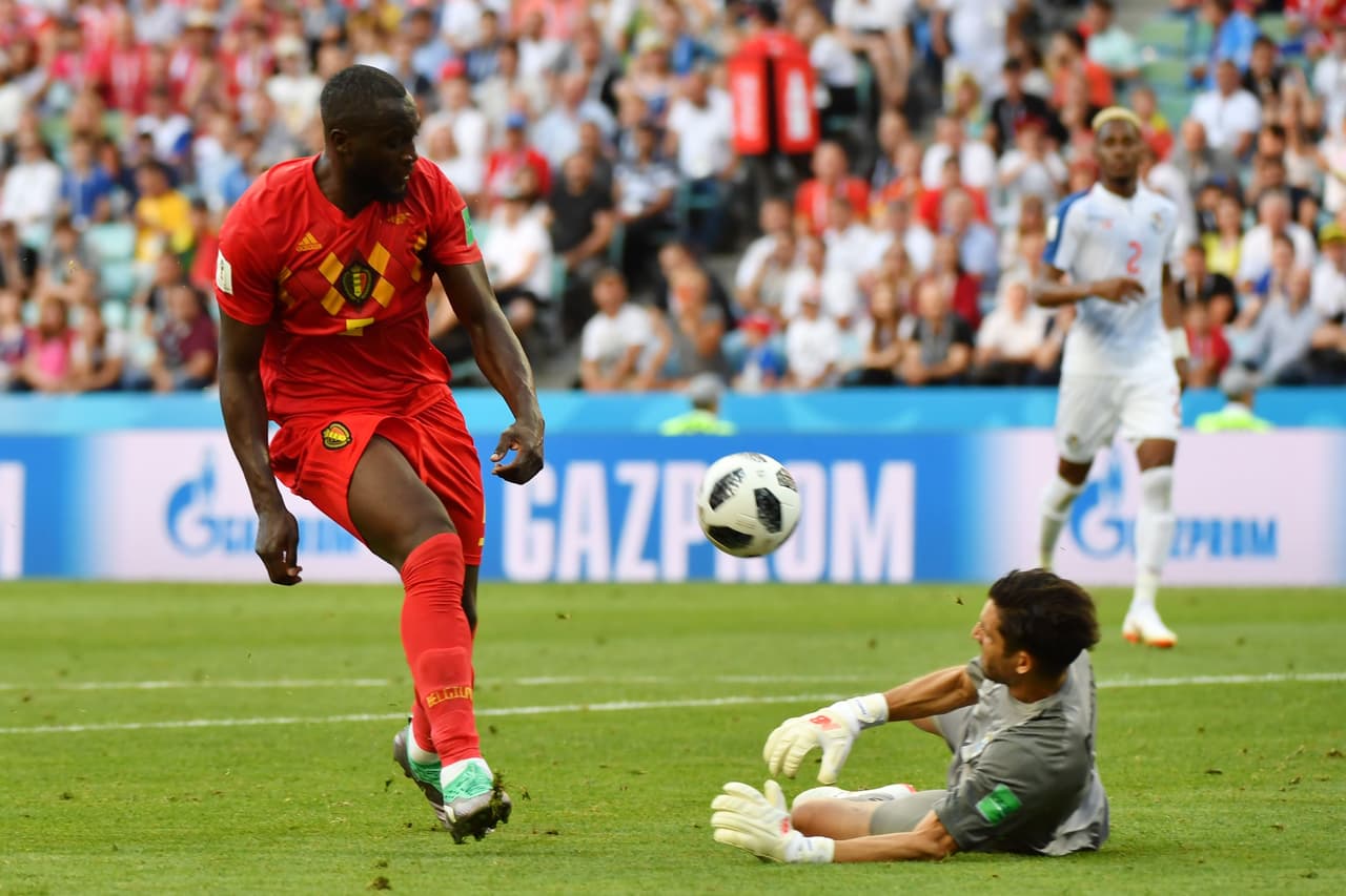 El arquero Jaime Penedo fue figura para evitar que su arco recibiera goles en contra en la primera parte.