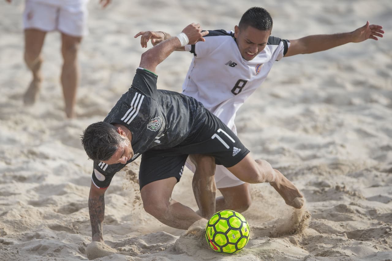 Estas son las mejores imágenes de la victoria de México por 8-5 sobre Costa Rica en el juego del Premundial de playa que se lleva a cabo en Puerto Vallarta, Jalisco, y que otorga dos cupos para la Copa Mundial en Paraguay 2019.