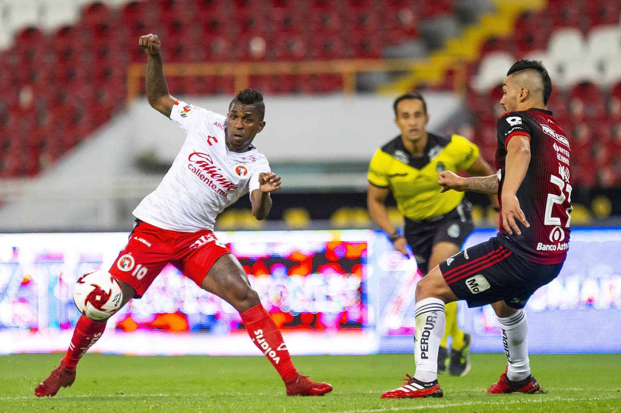 Con goles de Luciano Acosta y Javier Correa, Atlas gana y se queda con los puntos.