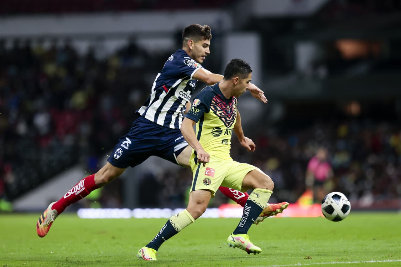 América sacó un empate ante Rayados con polémica inculida.
