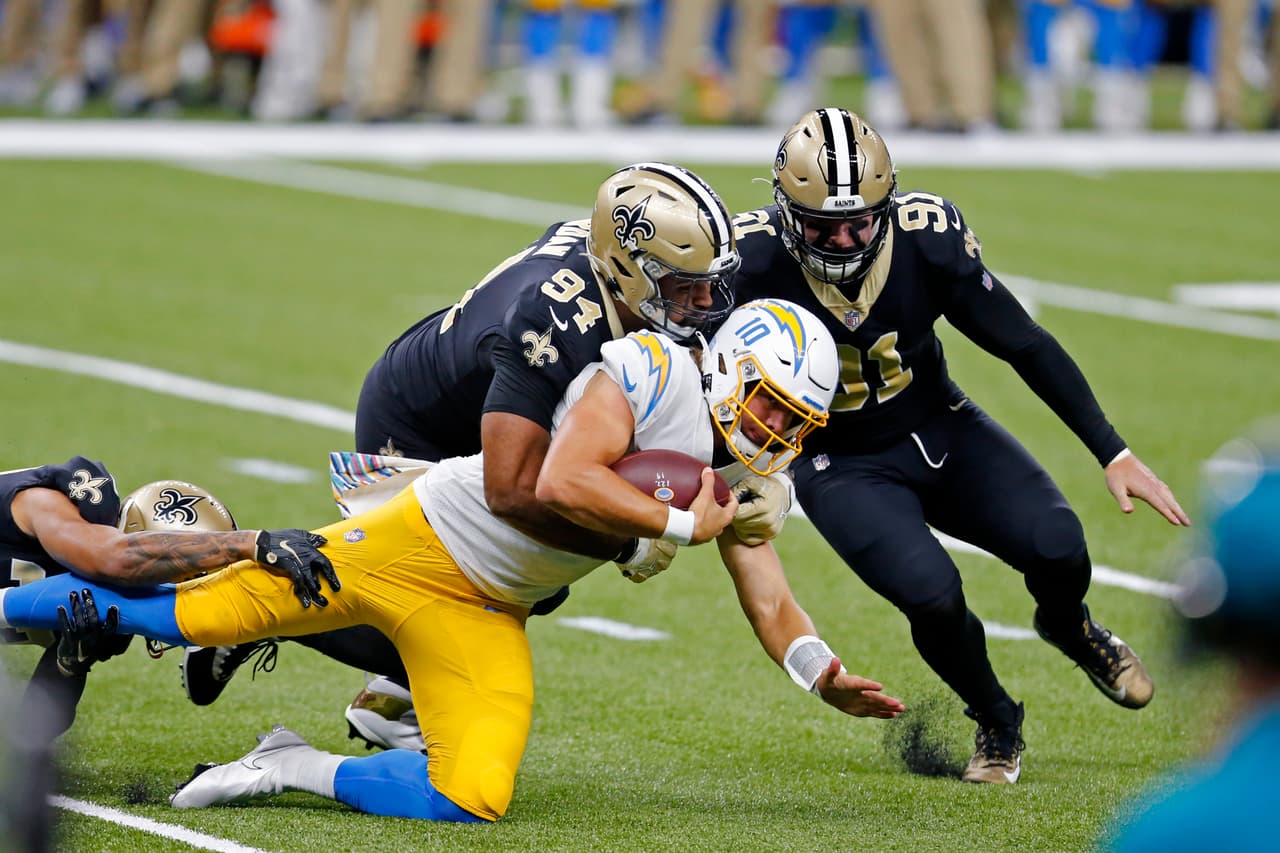 Drew Brees comanda un impresionante regreso en casa frente a los Chargers y vencen en los tiempos extras 27-30.