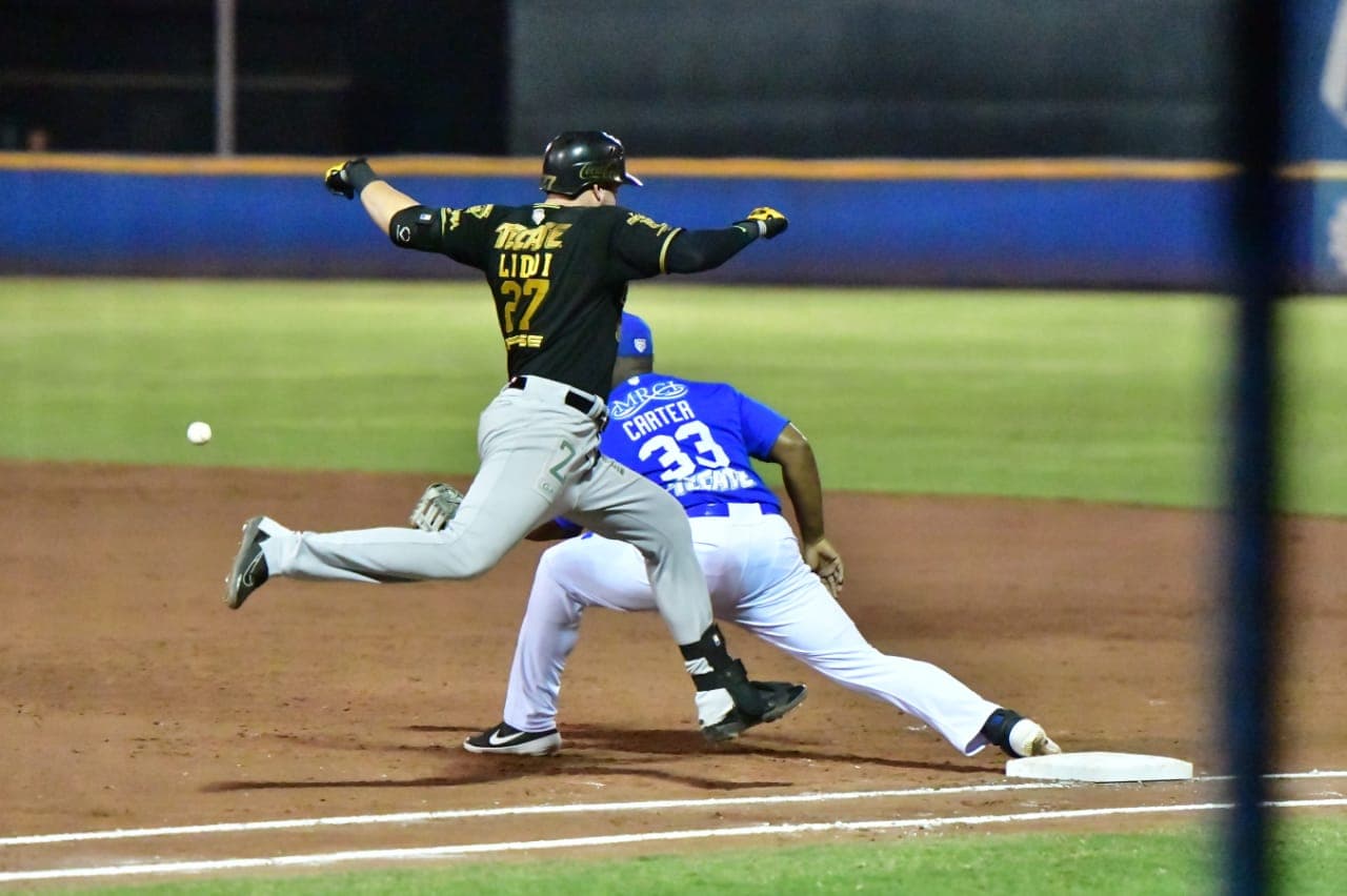 En el juego 7, los Acereros de Monclova vencen 9-5 a los Leones de Yucatán y por primera vez son campeones de la LMB.