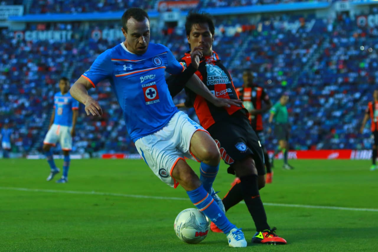 <b>5: </b>Gerardo Torrado estuvo un año más en Pumas y en 2000 dio el salto a España. En cinco años allí estuvo en Tenerife, Polideportivo Ejido, Sevilla (dos años) y Racing de Santander. Volvió en 2005 a México para unirse a Cruz Azul, donde estuvo hasta 2016 para integrarse al Indy Eleven de la segunda división de Estados Unidos, donde aún está vigente.