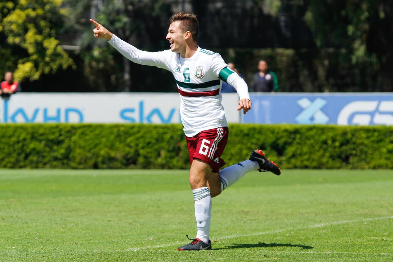 Eugenio Pizzuto, de 17 años, 3 meses y 2 días, fue convocado por Gerardo Martino para la selección mexicana.
