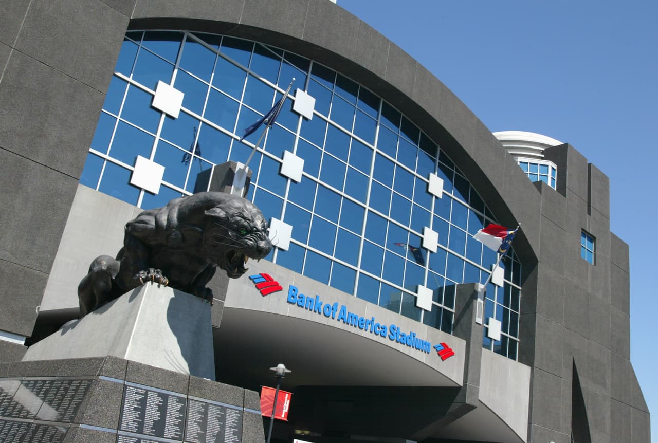 BANK OF AMERICA STADIUM- Se encuentra en Charlotte, North Carolina, y tiene una capacidad para 73,795 personas. Aquí jugarán Cuba-Guatemala, México-Trinidad y Tobago.