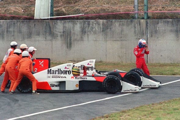 Después de una parada para reparar su carro Senna se reincorporó y ganó la carrera, pero fue descalificado por un tecnicismo, lo que le dió el triunfo de la carrera a Alessandro Nannini de Benetton Ford y el campeonato a Prost. 
<br>
<br>La revancha para Senna no estaba muy lejos.