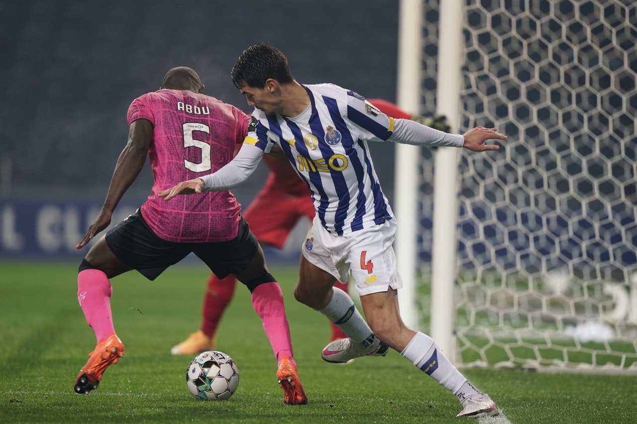 Con goles de Sérgio Oliveira, Toni Martínez y Evanilson, Porto gana y toma el subliderato momentáneo de la Primeira Liga.