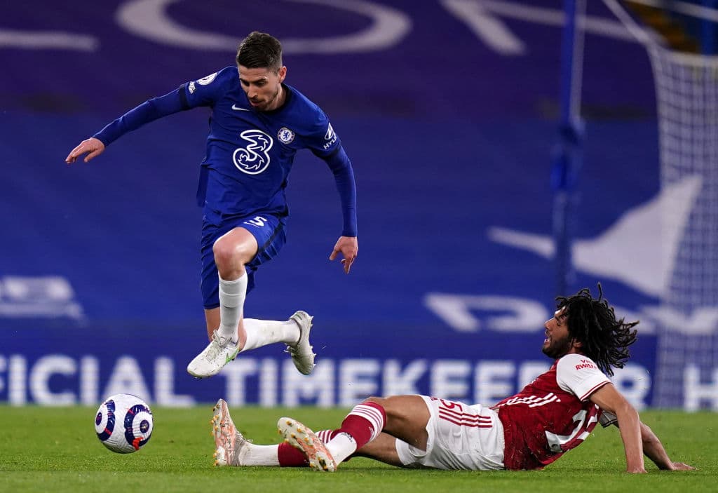 Arsenal se impone ante el Chelsea por la mínima con anotación de Emile Smith Rowe al minuto 16, durante el Derby del norte de Londres. Los 'Gunners', con este resultado, siguen buscando puestos en la Europa League.