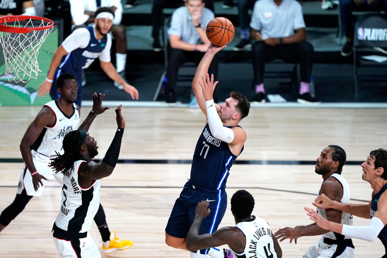 Realizó 43 puntos, 17 rebotes y 13 asistencias con 18 en tiro, dos robos, un tapón y siete pérdidas.