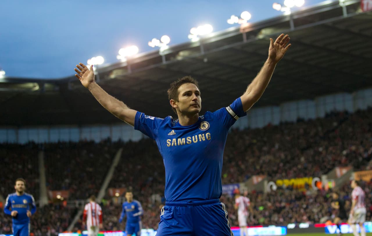 Es el mediocampista con más anotaciones en toda la historia de la Premier League.