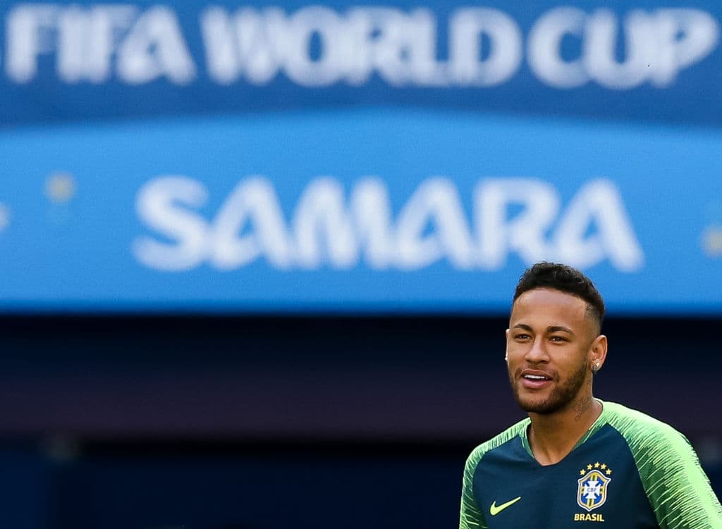 Uno de los más criticados ha sido Neymar, quien solo tiene un gol en su cuenta y ha dado más de qué hablar por sus tácticas para fingir faltas que por su buen juego.