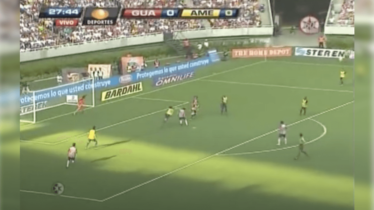 Corría el minuto 27 cuando un centro de Xavi Báez acabó en el área y ‘El Cubo’ Torres metió un testarazo imparable para romper el cero.