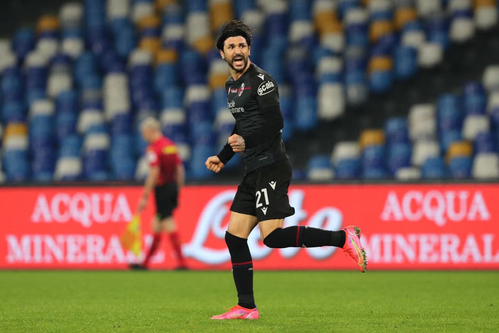 Con doblete de Lorenzo Insigne y gol de Victor Osimhen, el Napoli se impone a Bologna 2-1. Roberto Soriano fue el encargado de anotar el único tanto para los 'rojiazules'. El mexicano Hirving 'Chucky' Lozano puede que regrese a las canchas en su partido ante el Milan en la Serie A.