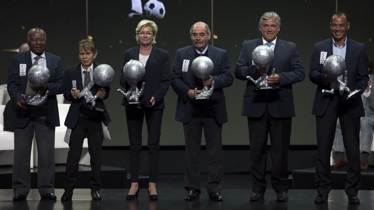 El Salón de la Fama celebra su octava investidura en una fiesta de leyendas del fútbol