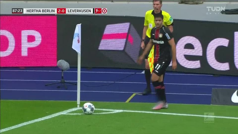 Tiro de esquina para Bayer 04 Leverkusen
