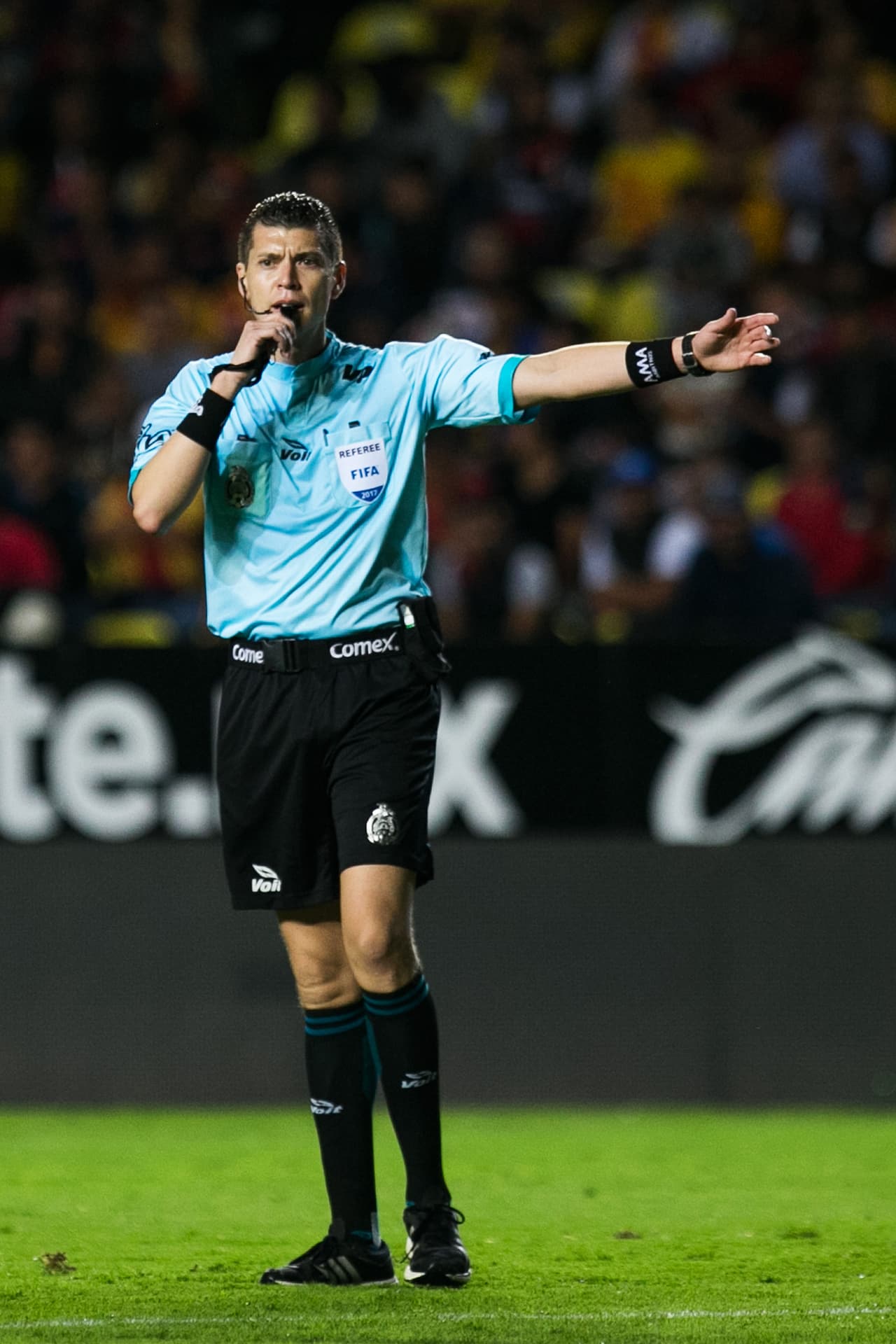 Erick Yair Miranda fue el árbitro central y al minuto 17 echó a Víctor Aguilera por doble tarjeta de amonestación.