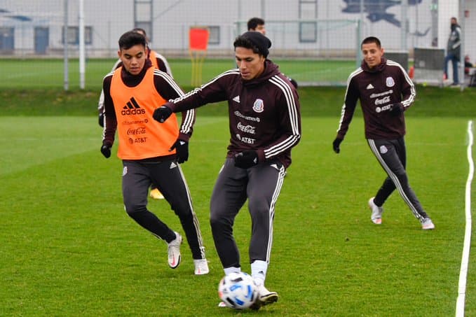 Pruebas COVID-19 al Tri salieron negativas y se medirá a Japón