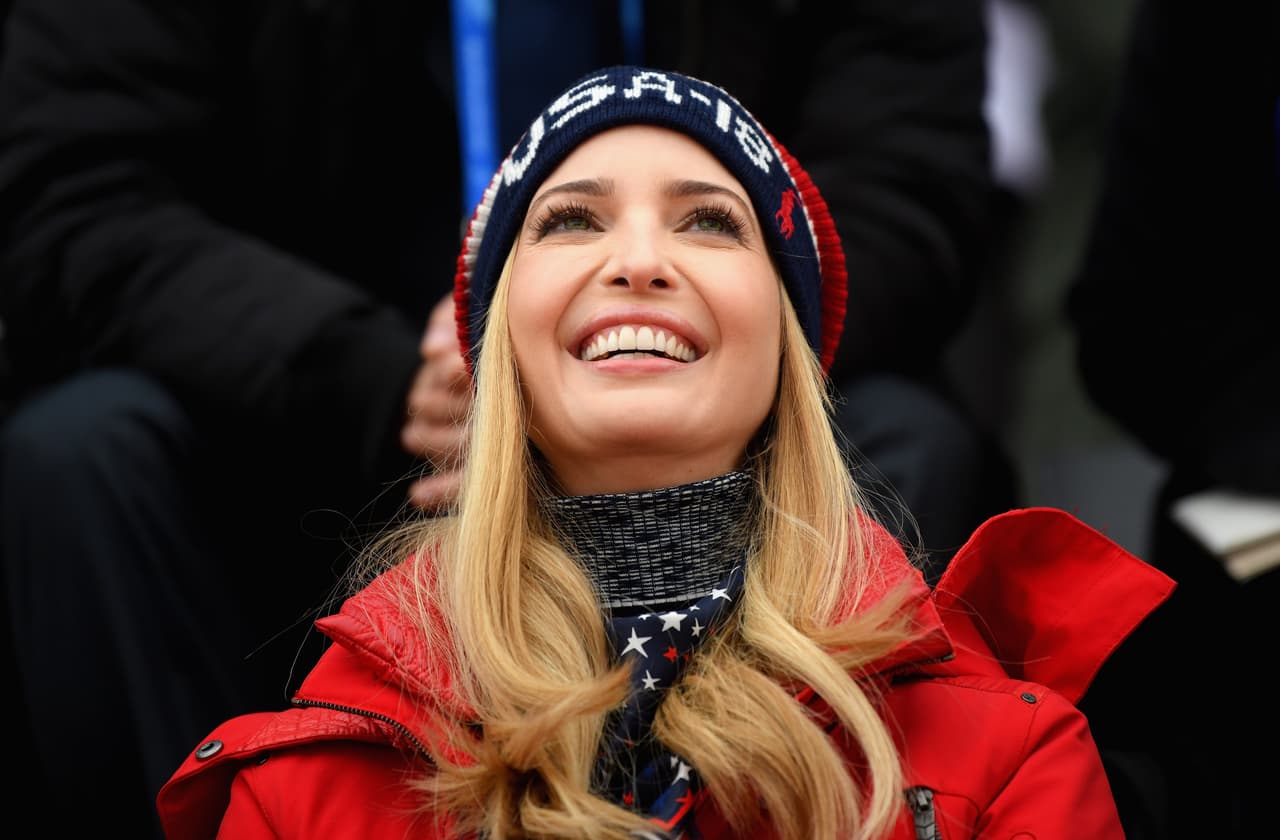 La hermosa Ivanka Trump, hija del presidente de Estados Unidos, Donald Trump, fue centro de atención en Pyeongchang 2018, donde brilló por su belleza y buen ánimo como espectadora y con los atletas.