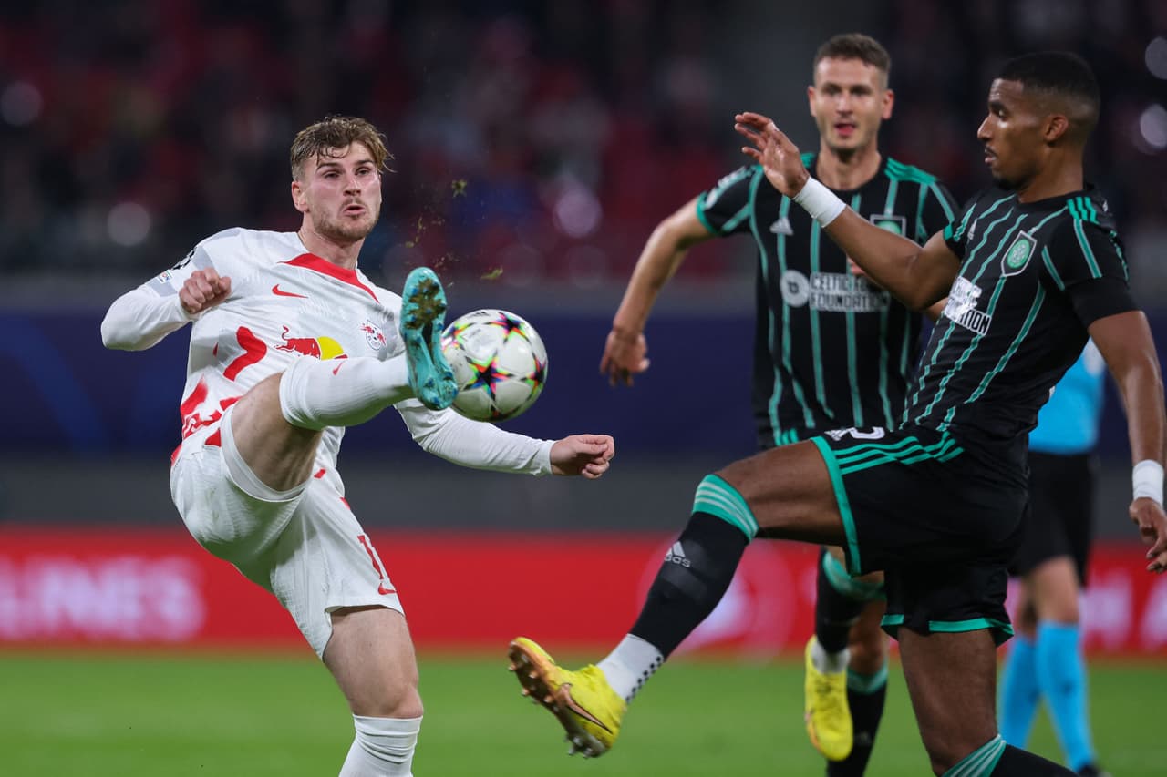 Leipzig goleó 3-1 como local al equipo de Celtic de Escocia con goles de Nkunku y André Silva, mientras que Salzburg consiguió su primer triunfo ante Dinamo Zagreb por 1-0 con gol de Okafor en Champions League.