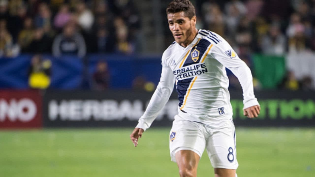 Jonathan dos Santos elige a sus cinco futbolistas favoritos