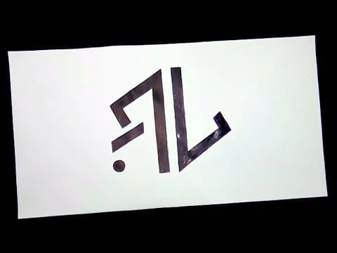 El goleador del Bayern München, Robert Lewandowski, también invirtió tiempo en su logo, uno de los más bonitos.