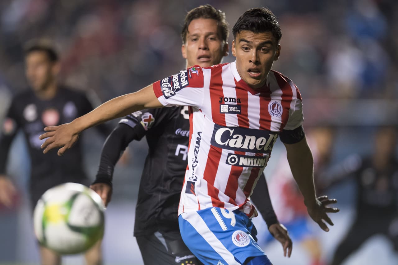 En la segunda mitad escasearon las ocasiones de gol, pese a los incesantes intentos de los potosinos por pisar terreno rival para crear llegadas de peligro, pero la noche no fue generosa para ellos.