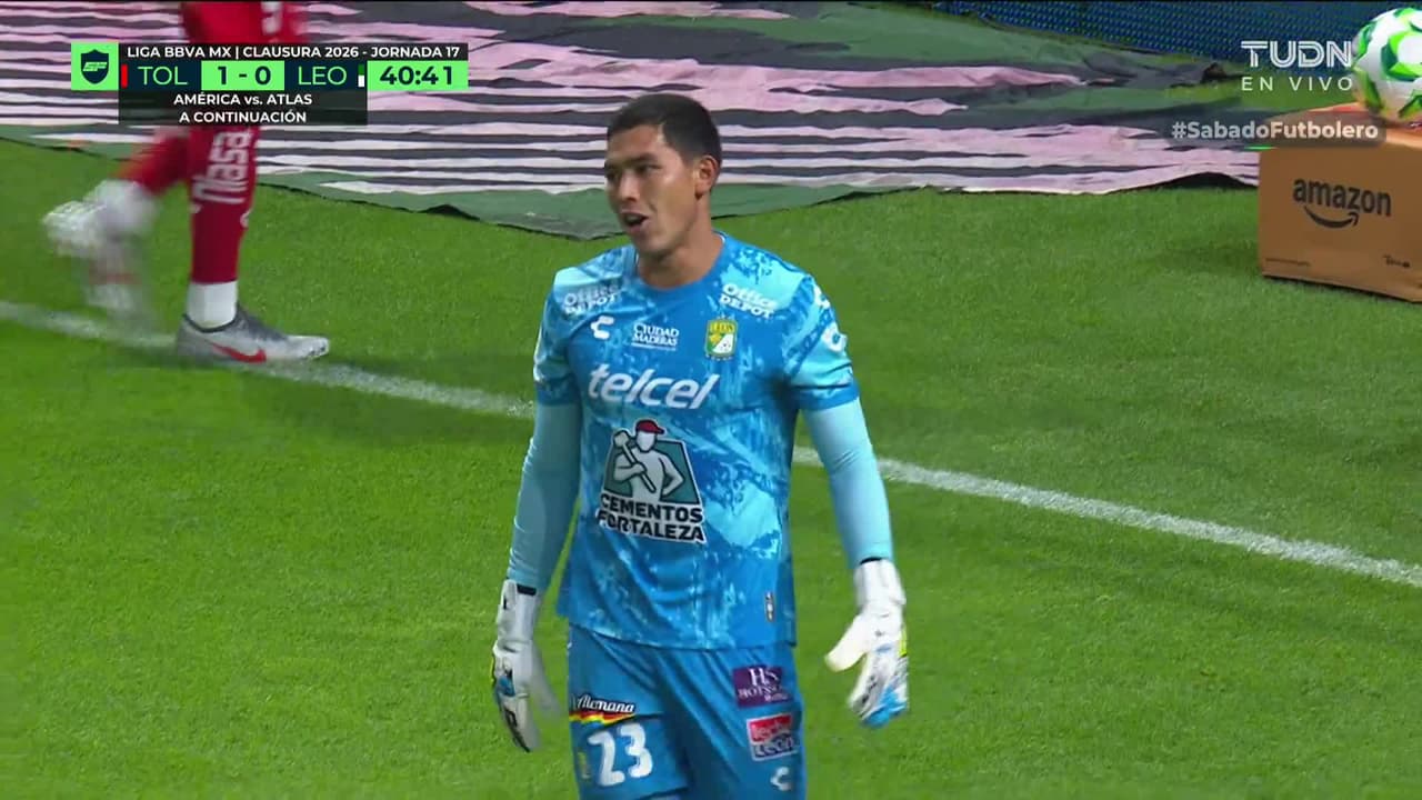 ¡TIRO ATAJADO! disparo por Alexis Vega.