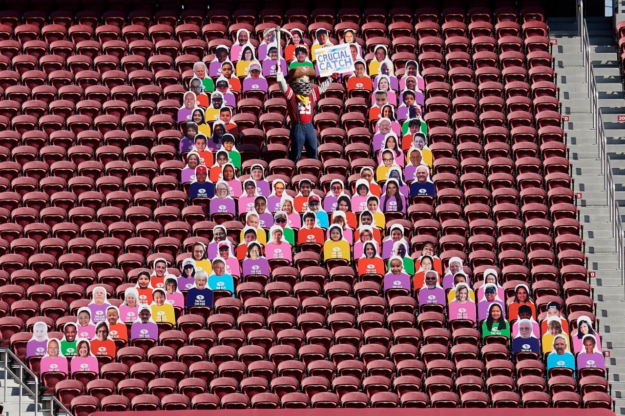 La campaña de la NFL ‘Crucial Catch’, lucha contra el cáncer a través de una temprana detección y reducción de riesgo. La Liga se une con elementos dentro y fuera de la cancha, para concientizar y ayudar a las personas que sufren esta batalla.