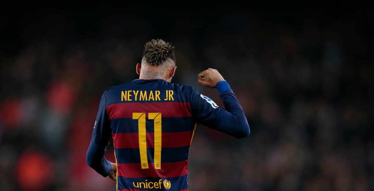 El jugador del Barcelona, Neymar, festeja tras anotar un gol contra Athletic de Bilbao en la Copa dle Rey el miércoles, 27 de enero de 2016, en Barcelona. (AP Photo/Manu Fernandez)