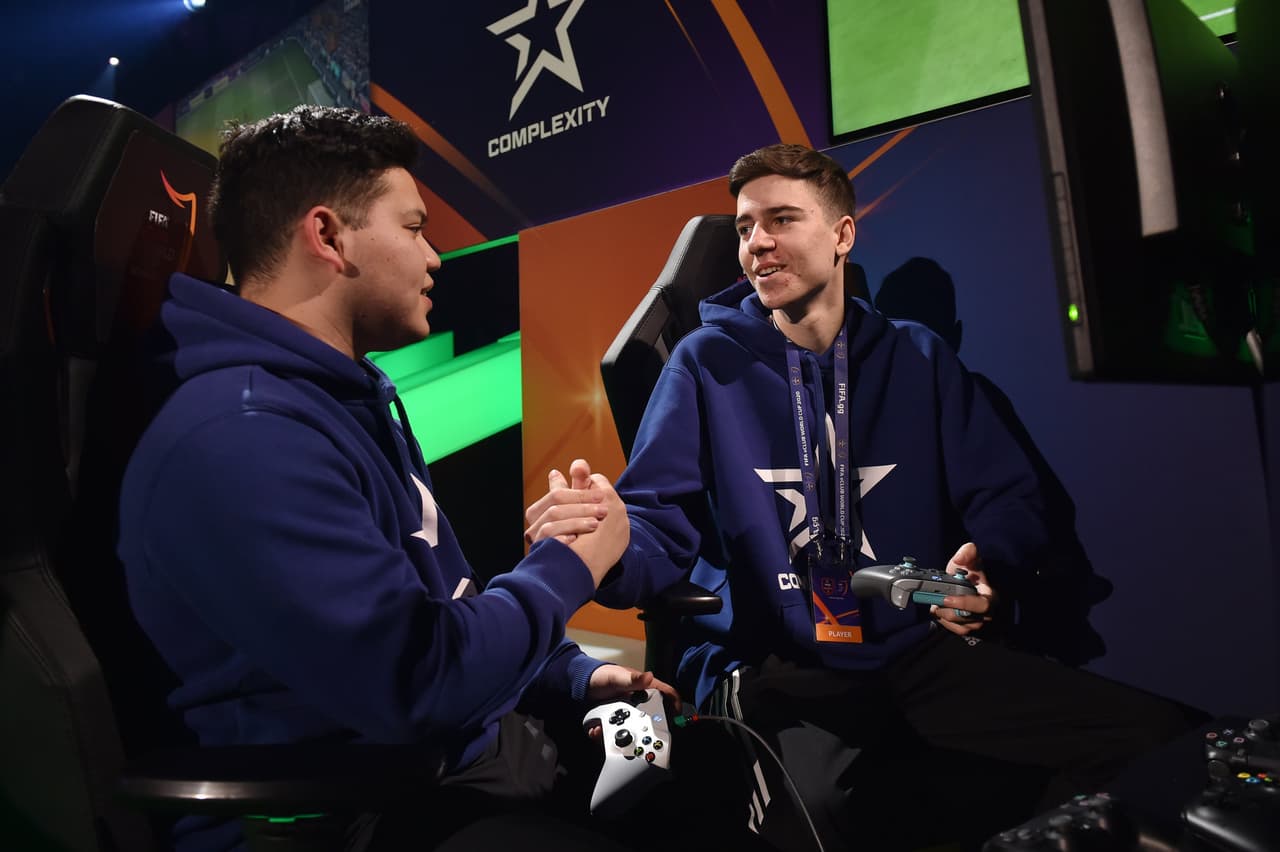 Complexity. Mkers sucumbieron ante Complexity en ambos enfrentamientos para cerrar el marcador en 6-0.