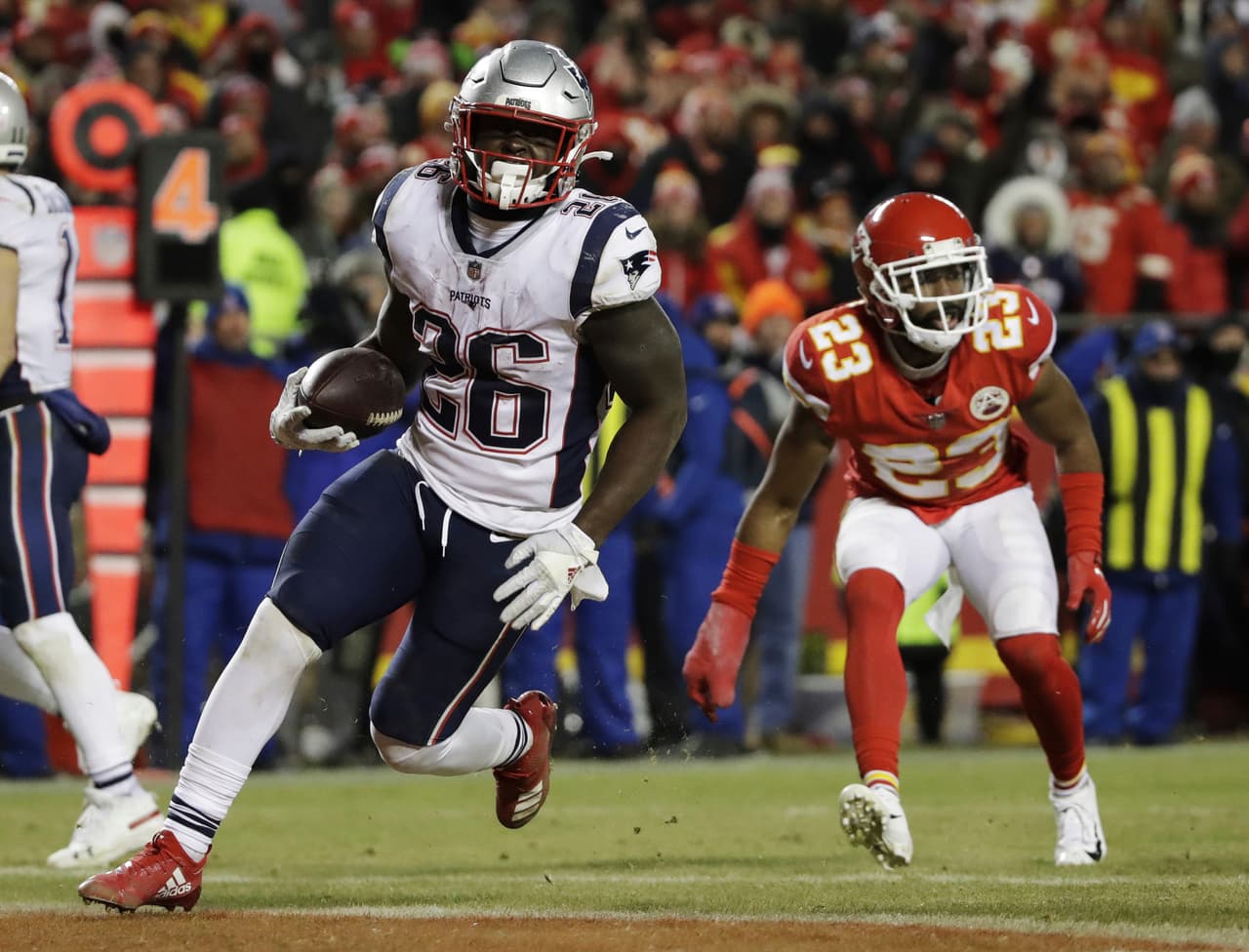 Sony Michel, corredor novato, egresado de la Universidad de georgia, ha sido un factor fundamental para el éxito de los Pats, la savia del juego terrestre en 2018.