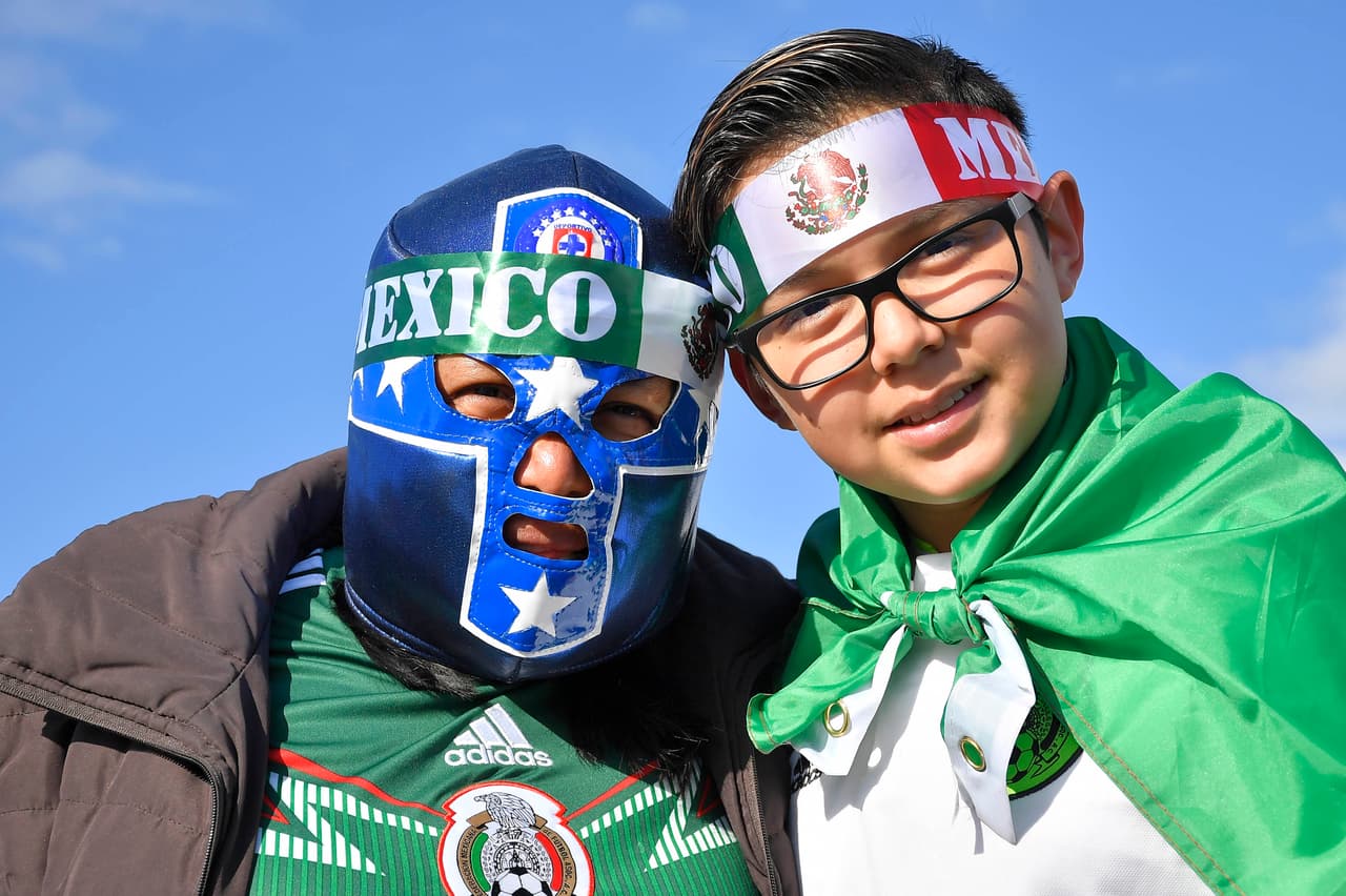 La fiesta y color de los fanáticos mexicanos prendió el ánimo para el partido del 'Tri' en el Levi's Stadium contra Islandia como preparación para el Mundial de Rusia 2018.