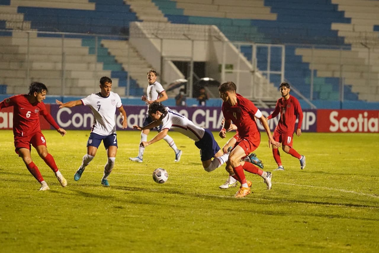 La Selección de Canadá tuvo la ventaja en dos ocasiones pero los estadounidenses tuvieron reacción y sacaron el empate.