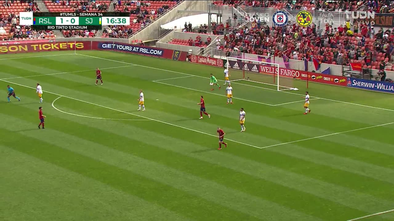 ¡TIRO ATAJADO! disparo por Damir Kreilach.