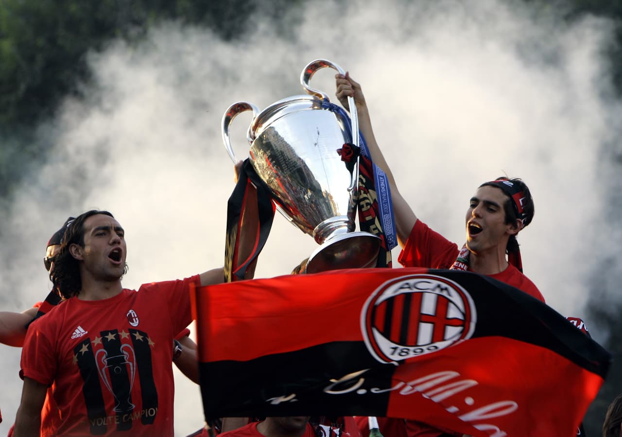 <b>Un grande europeo</b>
<br>- Los Rossoneri han ganado siete títulos de UEFA Champions League y también acumulan 18 Scudettos de Serie A.
<br>- El equipo es conocido como ‘Rossoneri’ o como ‘El Diablo’. Ahí la razón de su mascota.