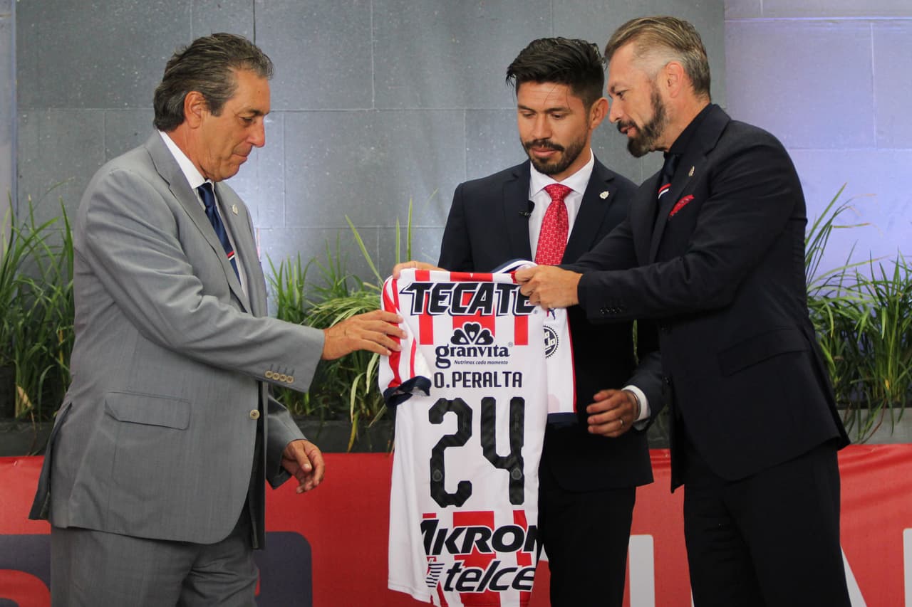 Oribe Peralta, nuevo refuerzo de Chivas.
