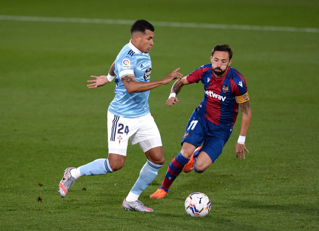 Celta de Vigo y el Levante empatan en la séptima jornada de LaLiga. Roger Martí abrió el marcador al minuto 48 para poner al Levante arriba en el marcador, pero Sergio Carreira se encarga de igualar el marcador en la segunda mitad para irse 1-1. El mexicano Nestor Araujo tuvo minutos en el campo.