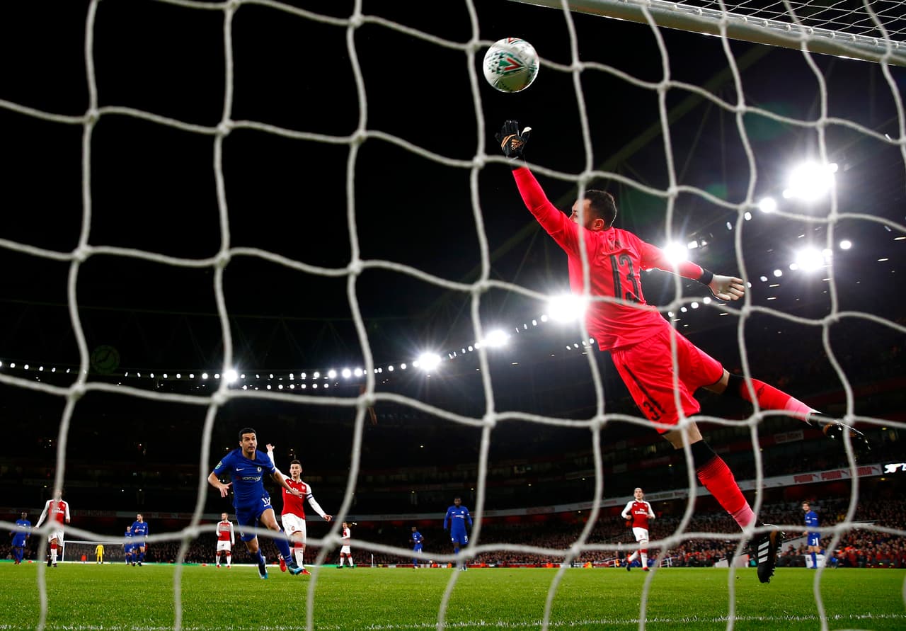 Sin embargo, el panorama comenzó muy negro para los locales al recibir un gol al minuto 7 de parte de Eden Hazard. Fue un remate imposible para el arquero colombiano David Ospina.