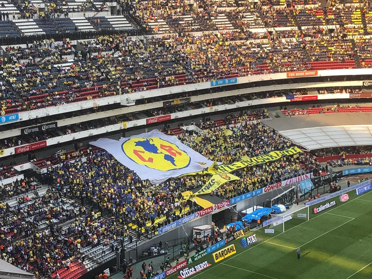 La tribuna popular del América colmada de fanáticos para el Clásico Jóven de la Jornada 14 del 
<a href="https://www.univision.com/deportes/futbol/liga-mx/*">Clausura 2019</a>.